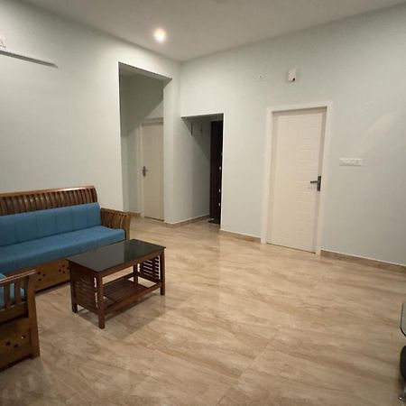 The Karlyle Homestay Vaduvanchal Eksteriør bilde